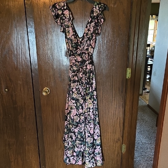 Floral V-Neck Ruffle Dress - Black and Pink - Picture 4 of 9